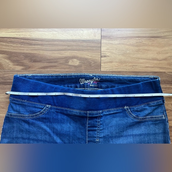 Women’s Wrangler Retro Mae Maternity Jean (in blue) size 11 - Picture 5 of 5